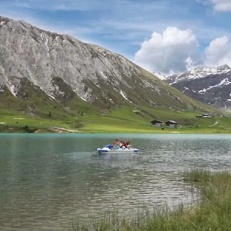 Au Pied Des Pistes Et Funiculaire
